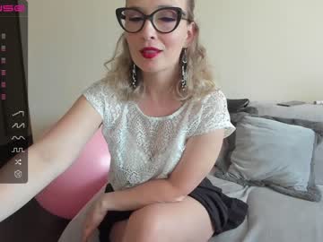 webcam girl emilymilf__ image #4674925