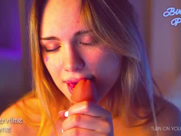 webcam girl emmber image #1497930