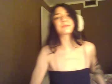 webcam girl heidiknight555 image #3486461