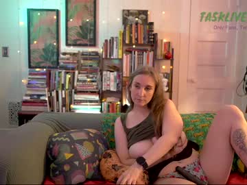 webcam couple task_manager image #2499827