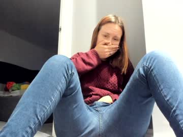 webcam girl eatmypie69 image #3296528