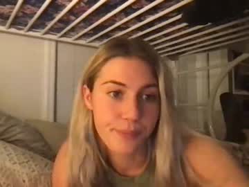webcam girl bambis_honeypot image #852861