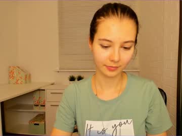 webcam girl carolineprise image #724395