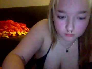 webcam girl redhotcherry666 image #4795623