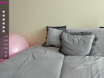 webcam girl emilymilf__ image #4581655