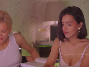 webcam girl _2strangers image #2301488
