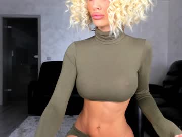 webcam girl ingridblondy94 image #6138252