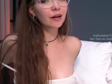 webcam girl _deepthroatgalactica image #2608474