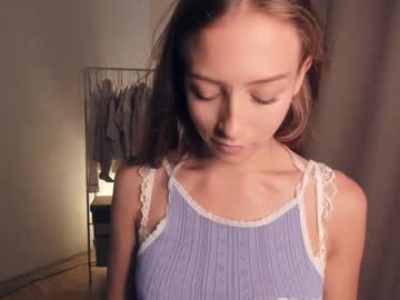 webcam girl wave_of_happy_ image #5563146