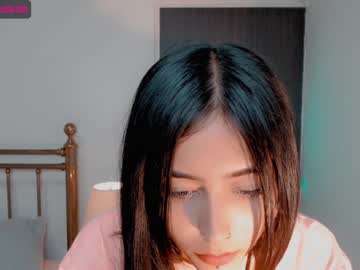 webcam girl gummy_bear7 image #2673139