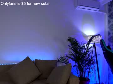 webcam girl naughtyrider69 image #1167636