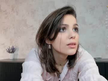 webcam girl emiliacourtney image #5625374