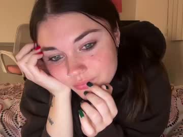 webcam girl queencassidyy image #5886586