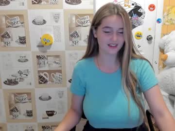 webcam girl emmika_ image #2329305
