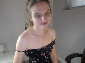 webcam girl lana_heisstt image #345415