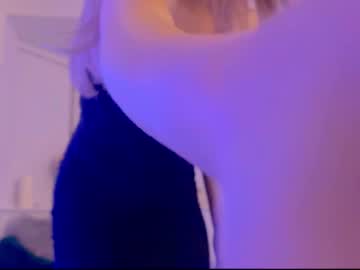 webcam girl myassistant image #3864364