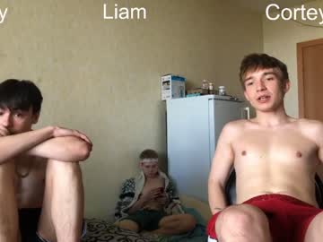 webcam man stralght_twinks image #2628574