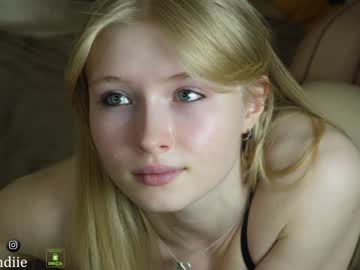 webcam girl bestblondiiecb image #6708283