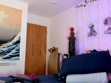 webcam girl littlee33 image #1905898