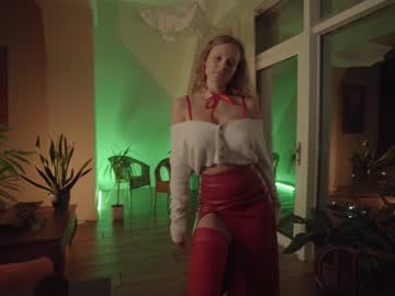 webcam girl chillwithkira image #785602