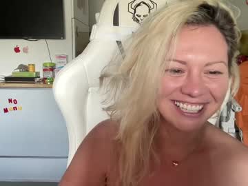 webcam girl kiradivine image #4754500