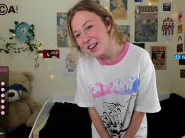 webcam girl lottie_shine image #3184476