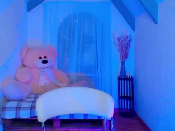 webcam girl littlee_kit1y image #2684886
