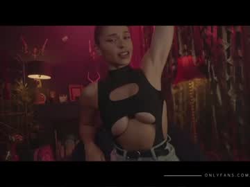 webcam girl lucieoude_ image #2681698