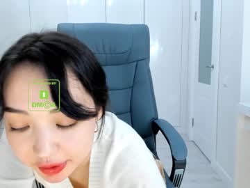 webcam girl lee_yoona image #1021427