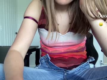 webcam girl eatmypie69 image #1737071