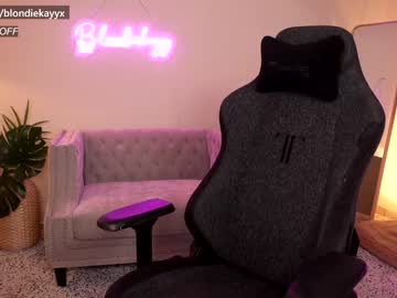 webcam girl blondiekayy image #1870277