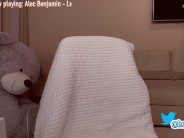 webcam girl hollyextra image #791371
