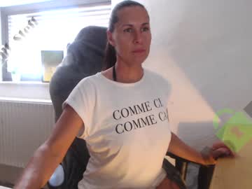 webcam girl the_milf_steff image #2311770