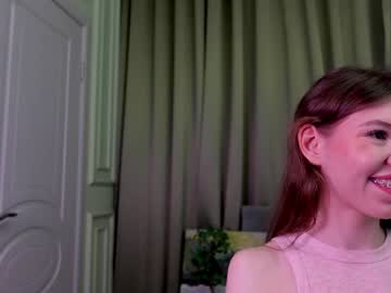 webcam girl tiffanyshy__ image #4564971