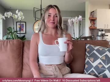 webcam girl bloomyogi image #1983923