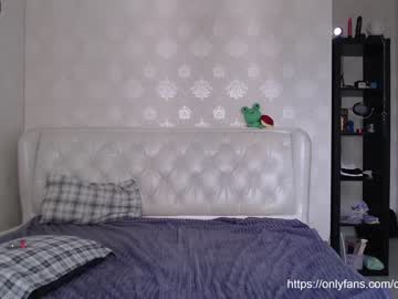 webcam girl _mllymoore_ image #2231836