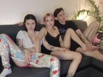 webcam couple maybe_threesome_ image #5000586