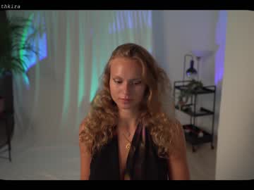 webcam girl chillwithkira image #2257537