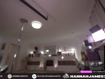 webcam girl hannahjames710 image #3118987