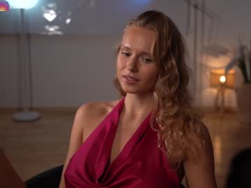webcam girl chillwithkira image #5358860