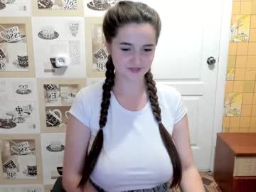 webcam girl emmika_ image #1754121