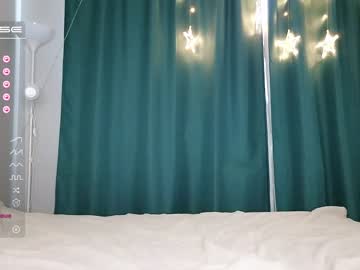 webcam girl small_blondee image #4982226