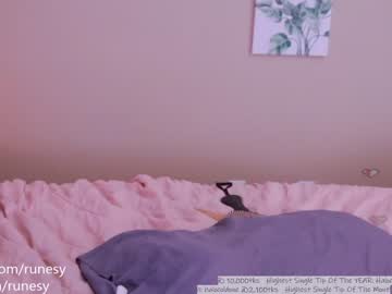 webcam girl runesy image #2411034