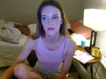 webcam girl emmmafox14 image #4622271