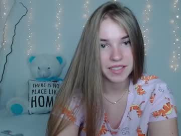 webcam girl little__cherrry image #2502343