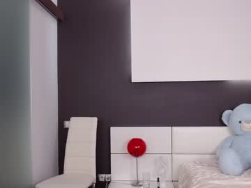 webcam girl yana_squrel_22 image #2382423