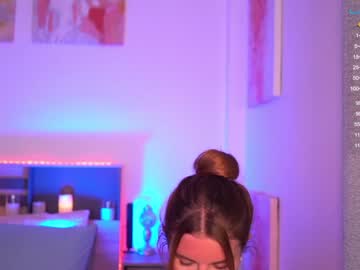 webcam girl sweetkira555 image #3737763