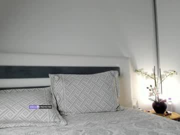 webcam girl intrigueeme image #5464387