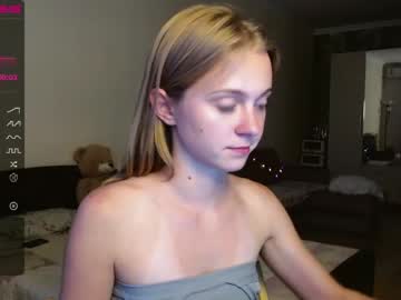 webcam girl shy_mirabel image #2651398