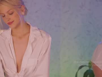 webcam girl _2strangers image #2487747